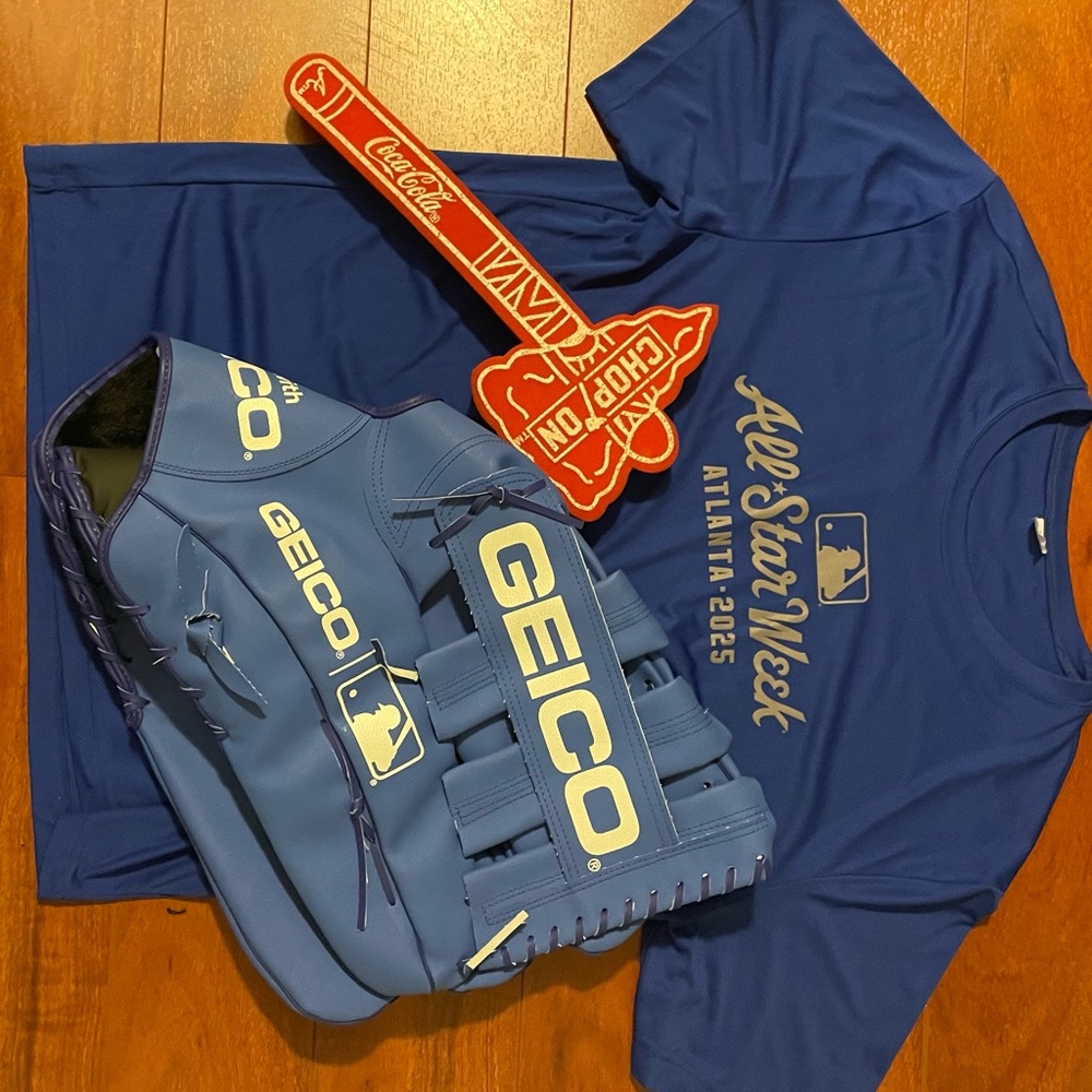 CollectorsMLB 2025 All-Star Week Field Staff T-Shirt Braves tomahawk BIG Glove